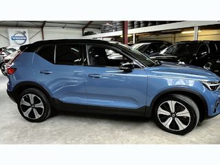 Volvo XC40 Recharge Core 70 kWh | Getinte ramen | Verwarmbare stoelen | Stuur verwarmd