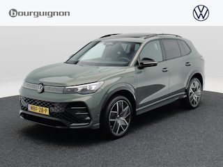 Volkswagen Tiguan 1.5 eHybrid R-Line | Trekhaak | Panoramadak | Black Style | Head-Up Display |