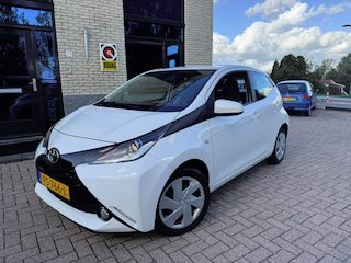 Toyota Aygo 1.0 VVT-i x-play-camera-bluetooth
