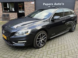 Volvo V60 2.4 D6 AWD Plug-In Hybrid Summum Leer . schuifdak. zeer goed onderhouden . rekening aanwezig . sportvelgen . cruise .navi. trekhaak.