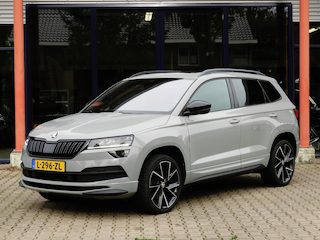 Skoda Karoq 1.5 TSI 150PK SPORTLINE BUSINESS TREKHAAK/PANO