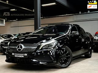 Mercedes-Benz A-klasse 180 Ambition AMG Line Pano/Sfeerverlichting/Navigatie/PDC