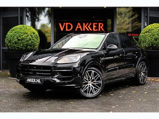 Porsche Cayenne E-Hybrid Black Edition | Luchtvering | 22 Inch | 18-weg Stoelen | Trekhaak