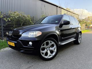BMW X5 xDrive48i High Executive / AUTOMAAT / PANORAMADAK / 7 PERSOONS / DVD / YOUNGTIMER