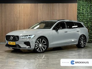 Volvo V60 T6 AWD Recharge Ultra Dark | Trekhaak | Schuifdak | Head-Up Display | Harman Kardon | Adaptieve Cruise Control | Stoelverwarming voor+achter | Stuurwielverwarming | 18 Inch | Full LED Meesturende koplampen | Parkeercamera | Pilot Assist | BLIS Dode Hoek Detectie | Elektrische voorstoelen geheugen | Lederen bekleding | Zitting verlenging voorstoelen | Lederen dashboard | Google Infotainment | Keyless Drive | Parkeersensoren voor+achter | Privacy Glass | Elektrisch bedienbare achterklep | DAB Radio | Apple Carplay/Android Auto | Volvo On Call met mobiele App functie | Onyx Black Metallic |