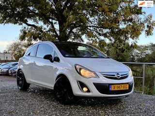 Opel Corsa 1.2 Black & White | met Airco nu €3.450,-!!