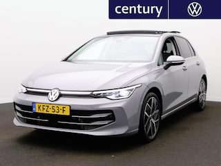 Volkswagen Golf 1.5 eHybrid Style Edition | Panodak | Trekhaak | Camera | ACC | Side Assist | Elek. Stoel |