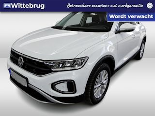Volkswagen T-Roc 1.5 TSI 150pk Life / Afneembare trekhaak / PDC V+A / App-Connect / Virtual Cockpit / 16'' LMV