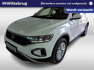 Volkswagen T-Roc 1.5 TSI 150pk Life / Afneembare trekhaak / PDC V+A / App-Connect / Virtual Cockpit / 16'' LMV