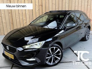 Seat Leon Sportstourer 1.4 TSI eHybrid PHEV FR SoH 90,4% | Achteruitrijcamera | Apple CarPlay/Android Auto | Climate & cruise control | LED koplampen | Navigatiesysteem | Panoramadak | Parkeersensoren voor en achter