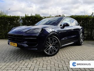 Porsche Cayenne 3.0 E-Hybrid | Sportdesign | Passenger Display | 4-Wielsturing | Softclose | Innodrive | Trekhaak | 18-Voudig | Sportuitlaat | HD-Matrix | Head-up | Bose | Sportchrono |