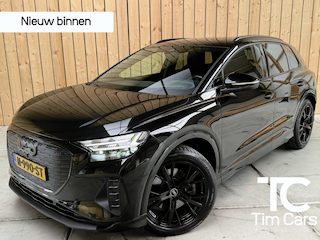 Audi Q4 e-tron 40 Launch edition Advanced Plus 77 kWh SoH 96,49% Achteruitrijcamera | Apple CarPlay/Android Auto | Adaptieve cruise control | Climate control | Getint glas | Leren bekleding | SONOS audio | Trekhaak uitklapbaar | Zwart optiek