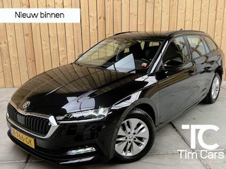 Skoda Octavia Combi 1.0 TSI Ambition Apple CarPlay/Android Auto | Cruise & climate control | LED verlichting | Keyless start | Navigatiesysteem | Parkeersensoren achter | Trekhaak