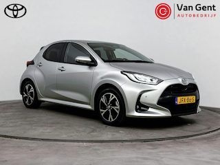 Toyota Yaris 1.5 Hybrid 115 Dynamic | Dodehoek detectie | Parkeersensoren voor/achter | Stoel-/stuurverwarming | Apple Carplay / Android Auto | Keyless | Adaptive Cruise | Clima | Camera | 16 inch
