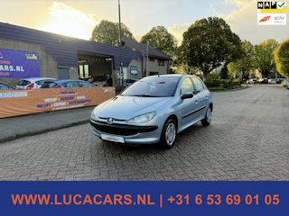 Peugeot 206 1.4 XT AUTOMAAT AIRCO 2X SLEUTEL + BOEKJES!