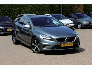 Volvo V40 2.0 D2 Inscription R-Design / Camera / Leder&Alcantara / Keyless / 17'' / Dodehoek / Getint glas / Stoelverwarming / Cruise Control