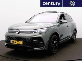 Volkswagen Tiguan 1.5 eHybrid R-Line Edition | Panodak | Harman Kardon | Trekhaak | 360 Camera | ACC | Massage |