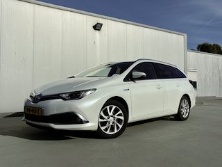 Toyota Auris Touring Sports 1.8 Hybrid Executive Go Automaat | Navigatie | Cruise | Stoelverwarming | Keyless |