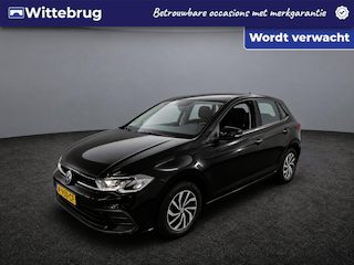 Volkswagen Polo 1.0 TSI Life Business / Navigatie / App connect / Parkeersensoren V+A / Camera / Lichtmetaal 15 inch /
