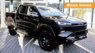 Toyota Hilux 2.8 D-4D DUBBEL CABIN 48V HYBRIDE INVINCIBLE A/T 4WD 5 ZITS VAN