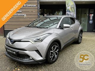 Toyota C-HR 1.8 Hybrid Dynamic BLIND-SPOT STOEL/STUURVERWARMING CAMERA CLIMA PARK-SENSOREN KEYLESS AUTO-PARK 18" LM-VELGEN