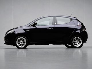 Lancia Ypsilon 0.9 TwinAir Opening Edition (CRUISE,AIRCO,SPORTSTOELEN,LM VELGEN NIEUWE APK,GETINT,PDC,NETTESTAAT)