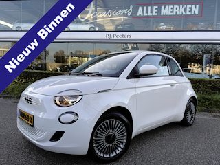 Fiat 500 Urban 42 kWh Airco - Apple carplay - Draadloze telefoonlader - Navigatie - Licht metalen velgen 16 inch - Cruise control - Led verlichting - Bluetooth - Keyless start - Elektrische ramen - Stuur leder - Stuur multifunctioneel