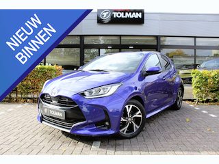 Toyota Yaris 1.5 Hybrid 115 Dynamic Comfort Pack | Rijklaar | Blind Spot | Sensoren v+a | Stoel-/stuurverw. | Apple/Android | Keyless | LED