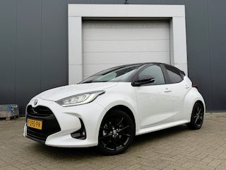 Toyota Yaris 1.5 Hybrid Executive Limited Automaat 116pk | Trekhaak | LED-koplampen | Dealer-onderhouden |