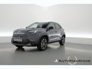 Toyota Yaris Cross 1.5 Hybrid 130 First Edition | Rijklaar! | Facelift! | Storm Grey | Camera | Stoel- Stuurverw. | Adapt. Cruise | Keyless |