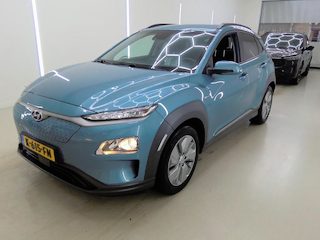 Hyundai Kona EV FASHION 64 kWh (100% SOH) I 3-FASE LADEN I TREKHAAK I CLIMATE CONTROL I APPLE CARPLAY