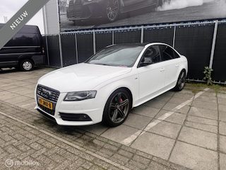 Audi A4 Limousine 3.2 FSI quattro Automaat / S line