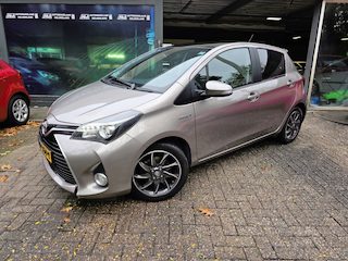 Toyota Yaris 1.5 Hybrid Dynamic | PANO DAK | CAMERA | DEALER ONDERHOUDEN | AIRCO | CRUISE |