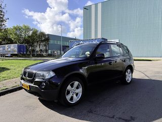 BMW X3 2.0i Executive Anniversary 4X4 6-Bak 150 PK. Mooie auto maar motor gaat in noodloop af en toe !!! Export of de slimme sleutellaar !!
