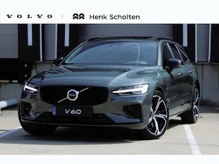Volvo V60 T6 Plug-in hybrid AWD Plus Dark | Head-up Display | Panoramadak | 360 Graden Camera | 19-Inch Lichtmetalen Velgen | Getint Glas Achter | Nappa Leder/Open Grid Textiel Bekleding| Adaptieve Cruise Control | Pilot Assist | Keyless Entry | Elektrische Achterklep | Stuurverwarming | Stoelverwarming Voor en Achter