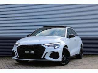Audi A3 Sportback 45 TFSI e 3x S-Line Competition | Panoramadak | B&O | Sfeerverlichting | Camera | Black optik | Adaptive cruise