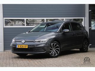 Volkswagen Golf 1.5 TSI Life | Winterpakket | LED | VC | Adapt. Cruise | Ambient |