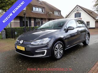 Volkswagen Golf E-DITION 89%SOH // WARMTEPOMP !! CARPLAY / ACC / NAVIGATIE /