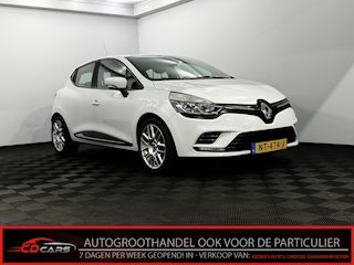 Renault Clio 1.5 dCi Ecoleader Zen Airco, Parkeersensoren, Navi, Keyless start, Sportief velgen, Cruise control, Radio, Mistlamp