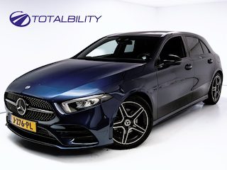 Mercedes-Benz A-klasse 180 Business Solution AMG | Panoramadak | Navigatie | Camera | PDC V+A | Stoelverwarming | Live Traffic Camera, Privacy Glas, Apple Carplay/ Android Auito