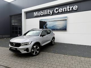 Volvo XC40 B4 Plus Dark | Harman & Kardon Audio | Elektrisch bedienbare trekhaak | Memory