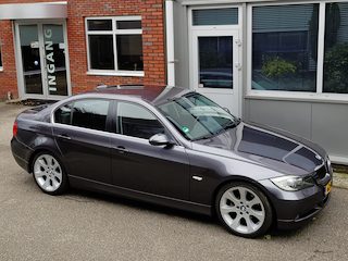 BMW 325i Sportint Navi 18"Vlg Xenon Ecc