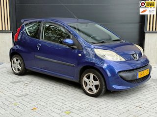 Peugeot 107 1.0-12V XS, CarPlay, Elektr. ramen, zeer sportief!