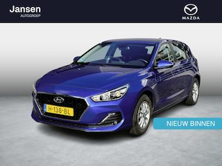 Hyundai i30 1.0 T-GDI Comfort / Navigatie / Camera / Cruise control / Climate control / All season banden / Parkeersensoren.
