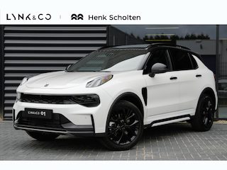 Lynk & Co 01 276PK More | 360 Graden Camera | Harman Kardon | Panoramadak | Elektrisch bedienbare voorstoel met geheugen | Keyless Entry | Getint glas | Adaptieve Cruise Control | Dodehoekassistent | Sfeerverlichting | Stuurwielverwarming | Stoelverwarming