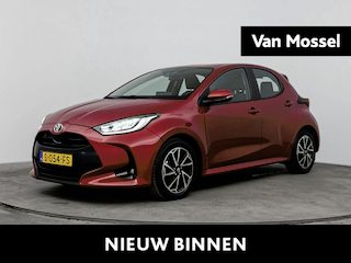 Toyota Yaris 1.5 Hybrid Business Plus | Climate Control / ECC | Licht metalen velgen 16 inch | Cruise control Adaptive | Navigatie | Achteruitrijcamera | Cruise control |