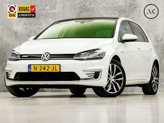 Volkswagen Golf Sportline Deluxe Automaat (VIRTUAL COCKPIT, SOH 91,6%, APPLE CARPLAY, GROOT NAVI, CAMERA, STOELVERWARMING, SPORTSTOELEN, LED KOPLAMPEN, ADAPTIVE CRUISE, GETINT GLAS, NIEUWSTAAT)