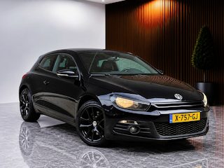 Volkswagen Scirocco 1.4 TSI 160PK! (NIEUWE KETTING, CARPLAY, PARKEERSENSOREN, STOELVERWARMING, CRUISE CONTROL, ELEKT RAMEN, ETC!)