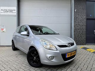 Hyundai i20 1.4i DynamicVersion [AUT | Airco | Elek. pakket]