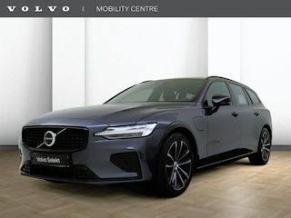 Volvo V60 T6 AWD Plus Dark | Trekhaak | Harman/Kardon | Dodehoekdetectie |